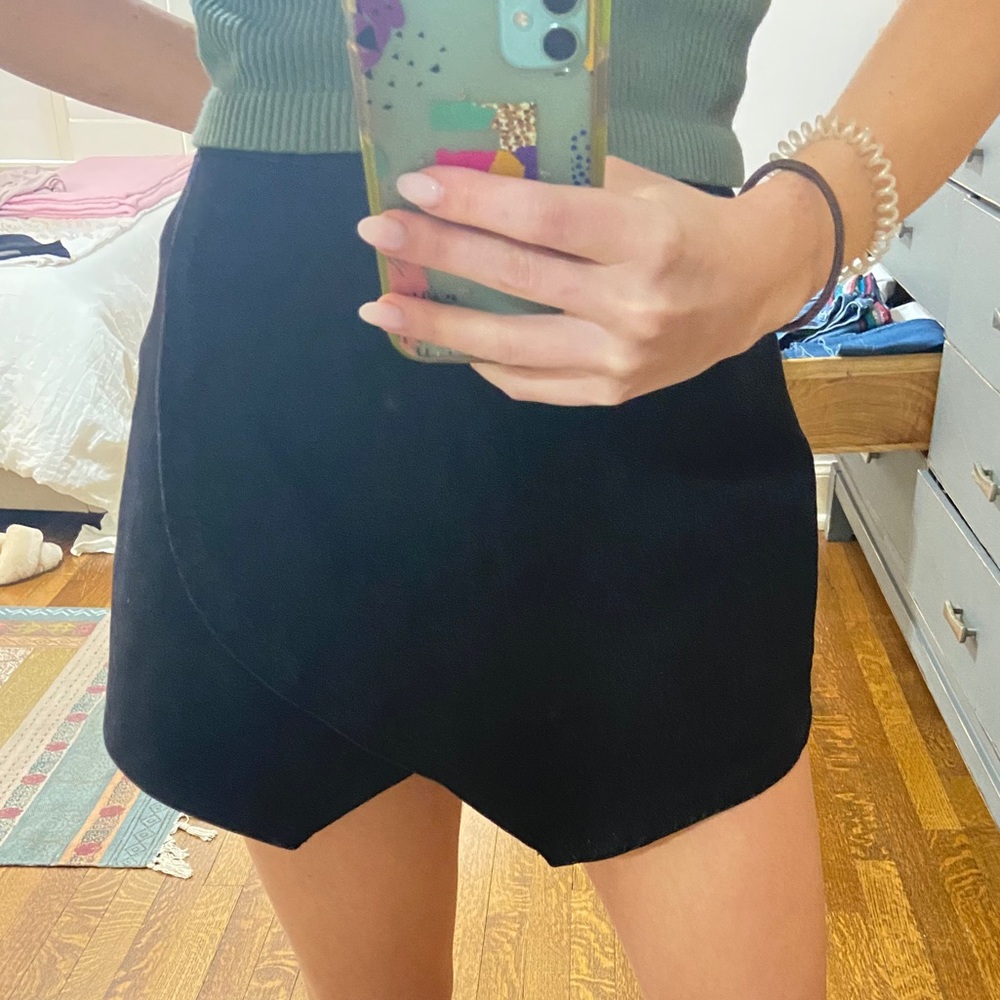 Cute black skort